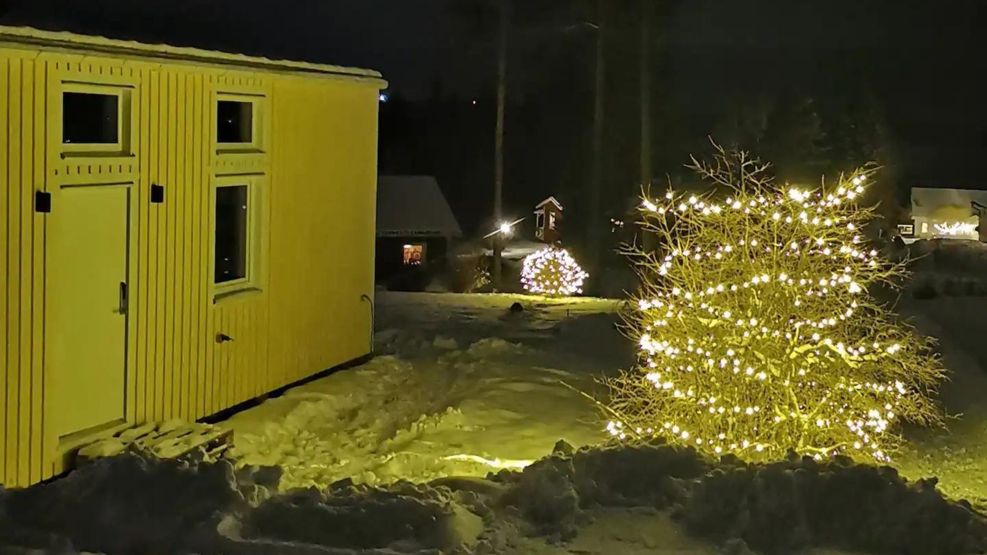 Attefallshus vinter jul