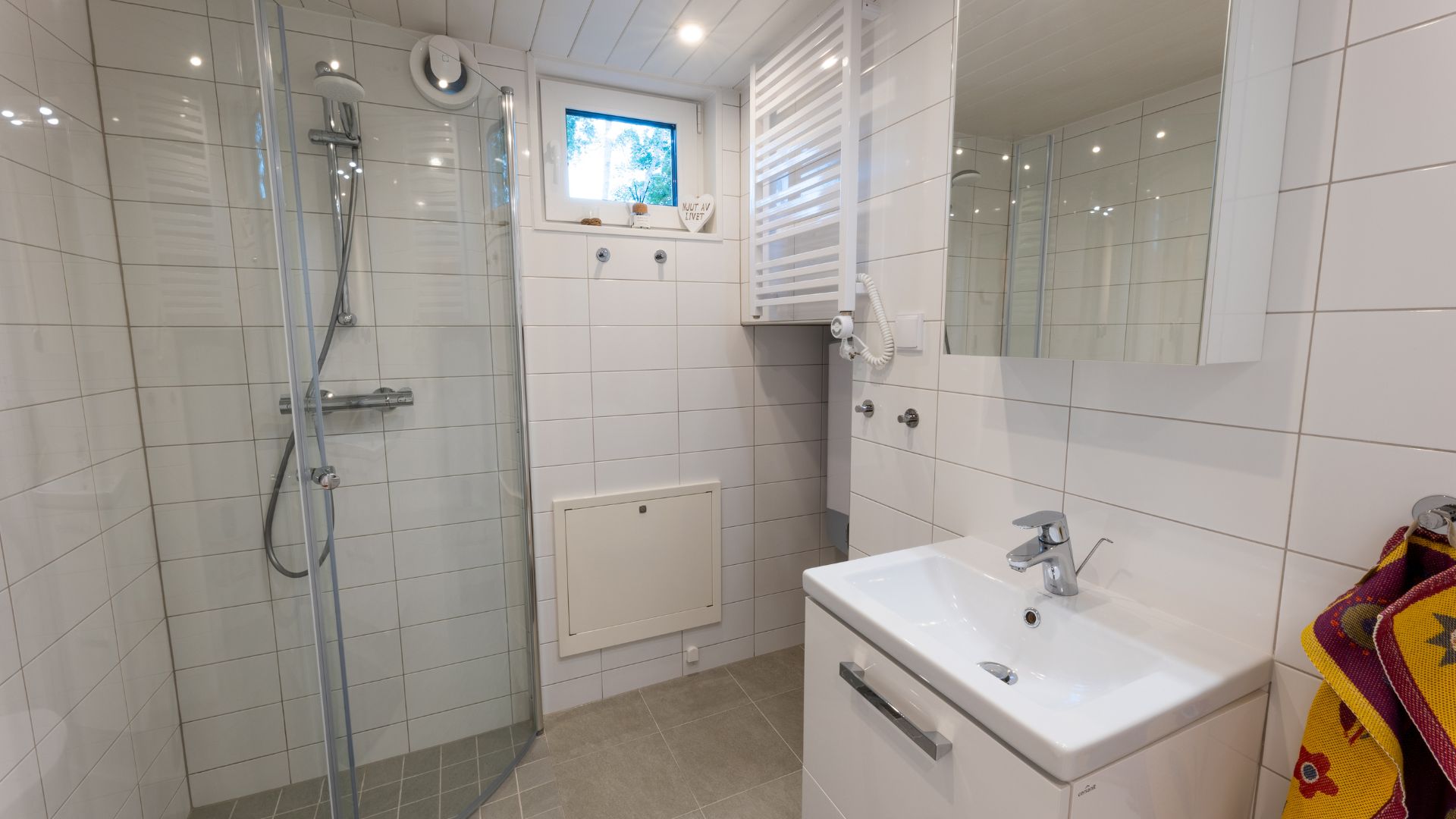 Attefallshus badrum med dusch